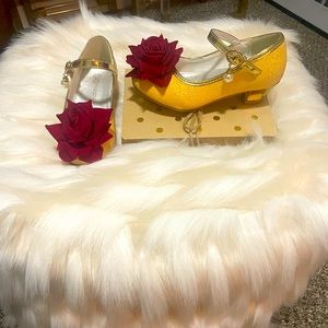 Sz 12 girls dress shoes by Trish Scully .